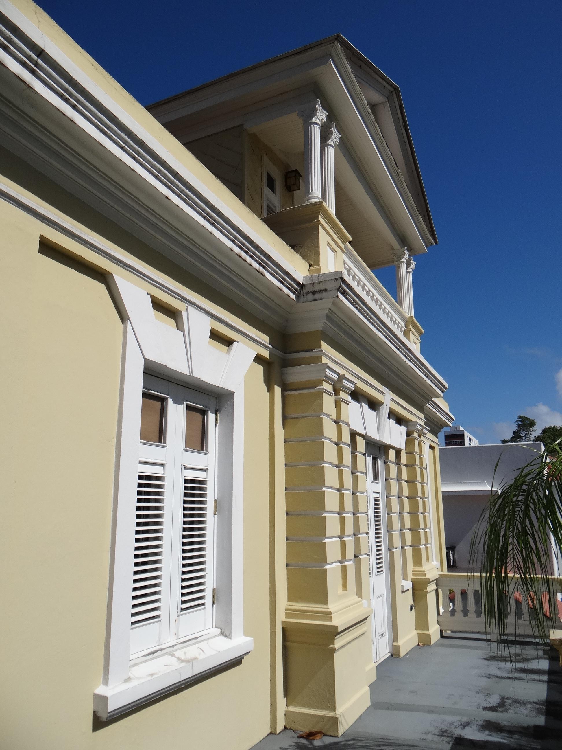 Casa La Giralda - Avenida Miramar, esquina calle Marti 651 - San Juan (Miramar) - 2014 00037